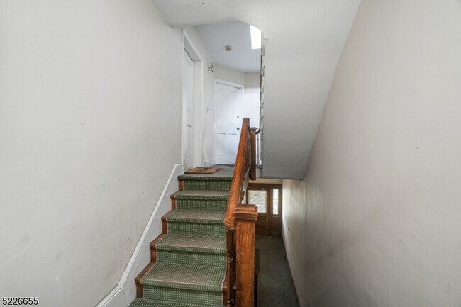 Building Photo - 94 Park St