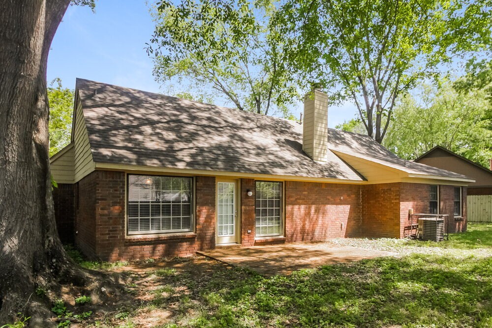 Building Photo - 7025 Hearthside Cove