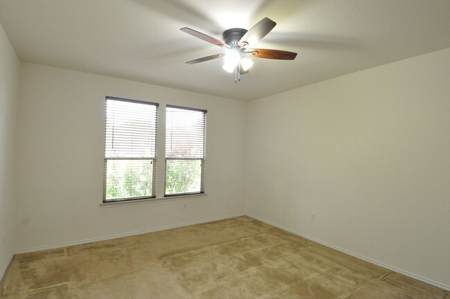 Building Photo - Great home on corner lot in Retreat at Tec...
