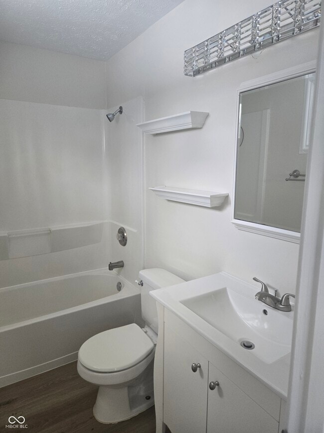 Building Photo - 10155 Orchard Park Dr W