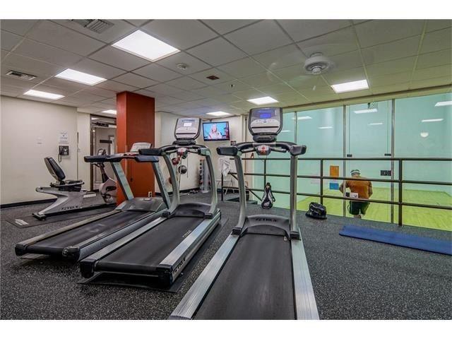 Building Photo - 40 N Interstate Hwy 35