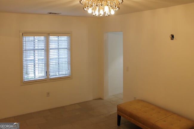 Building Photo - 1205 Standard Dr NE