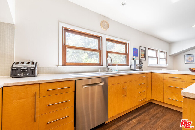 Building Photo - 16811 Escalon Dr