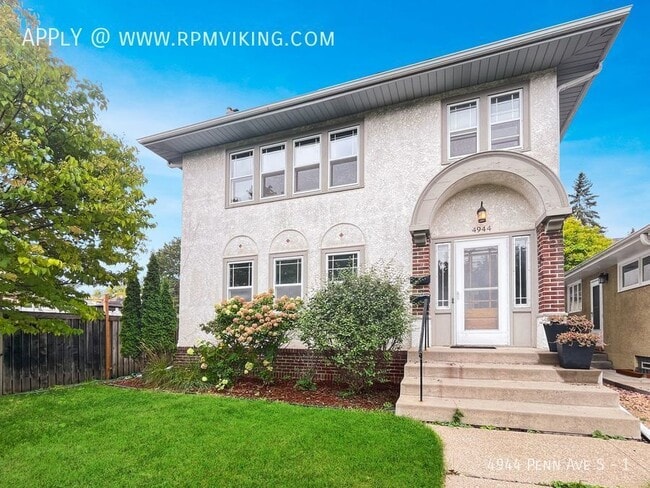 Building Photo - Exceptional 2br 1ba Lower Duplex Unit ~Dep...
