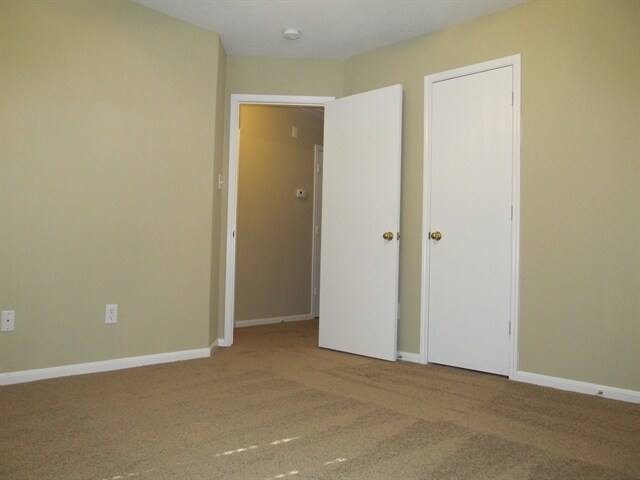 Building Photo - 2750 Hidden Spring Falls Dr