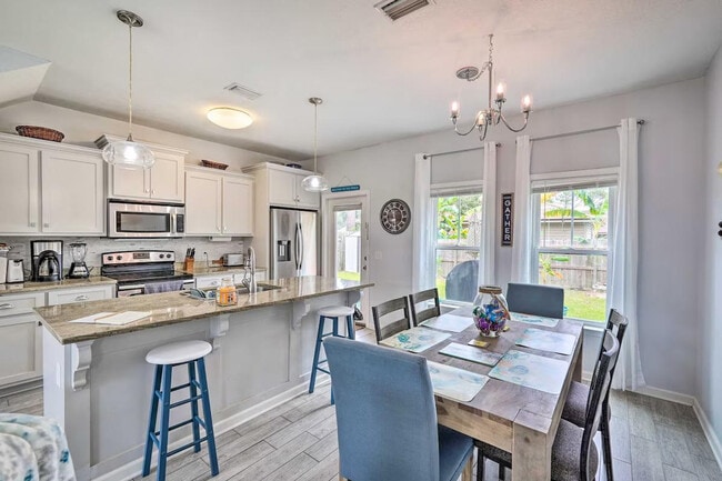 Building Photo - 3723 Tiki Dr