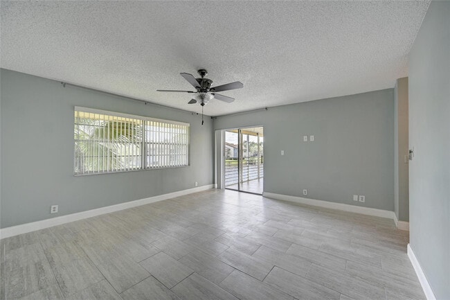Building Photo - 8760 Azalea Ct