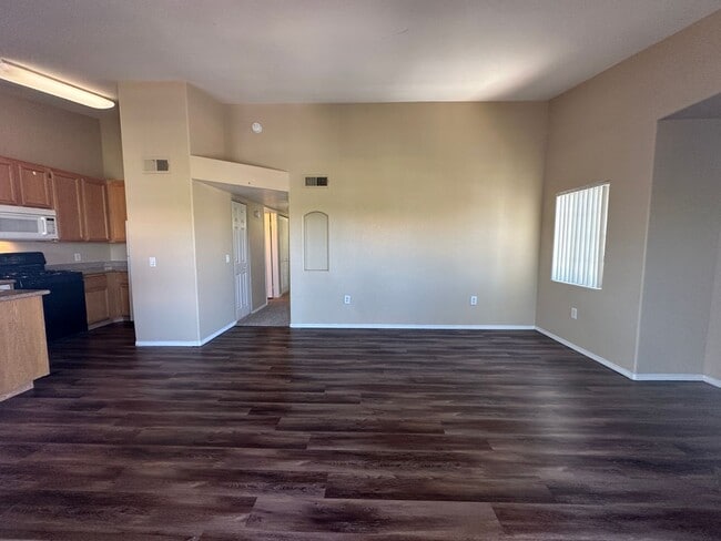 Building Photo - Adorable 3 bedroom Las Vegas Nv condo