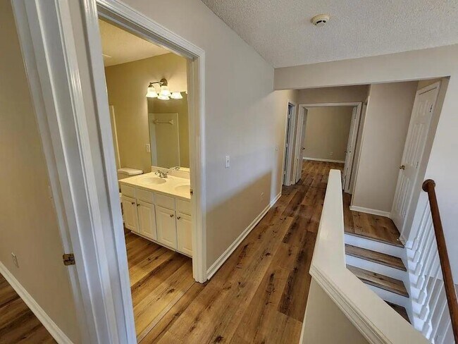 Building Photo - 3815 Ruby Falls Dr