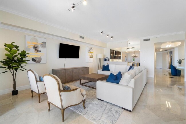 Building Photo - 201 S Narcissus Ave