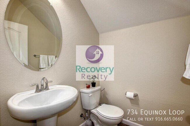 Building Photo - 734 Equinox Loop