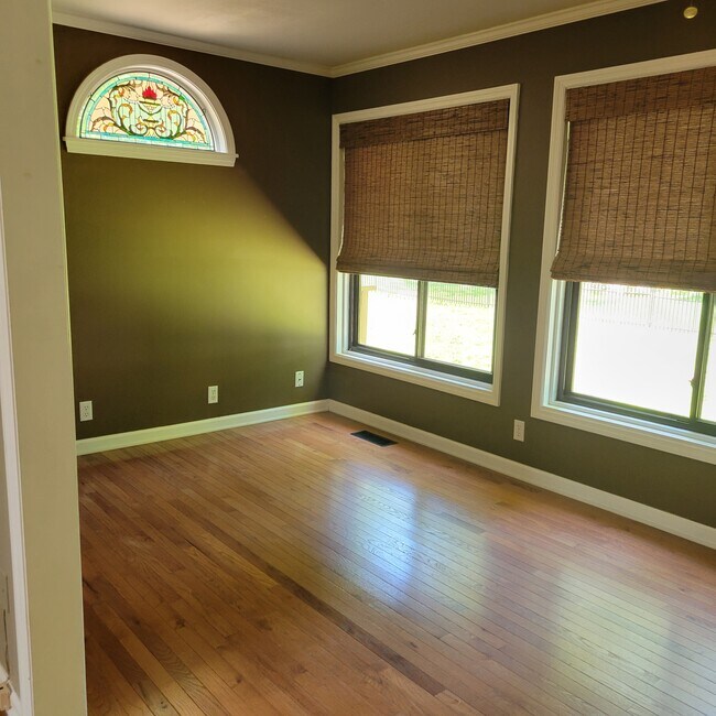 Building Photo - 110 Hilton Ln