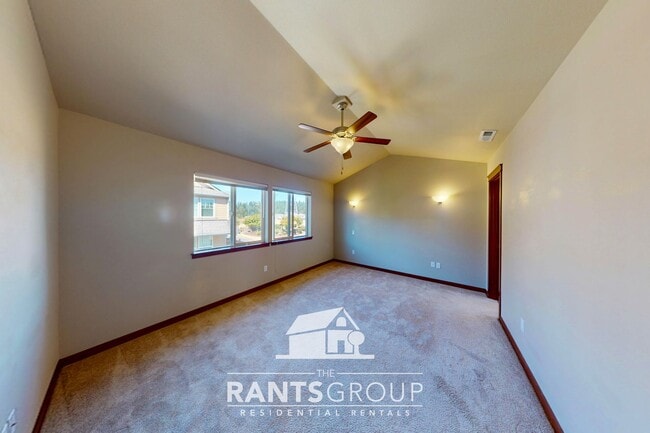 Building Photo - South Hill Puyallup Dream Neighborhood - E...