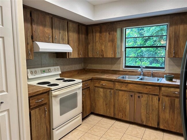 Building Photo - 1524 Southwind Ct