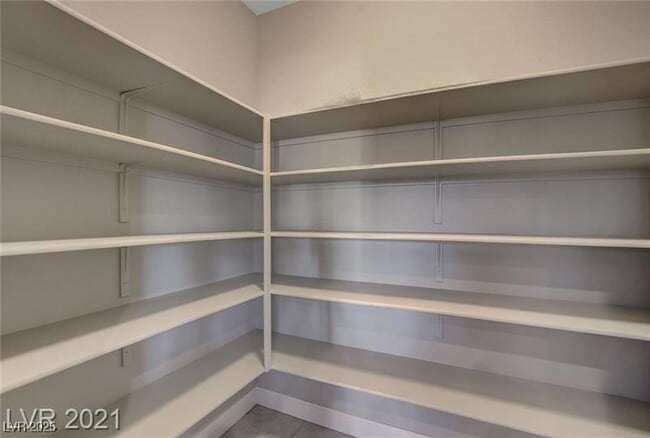 Building Photo - 1062 N Water St