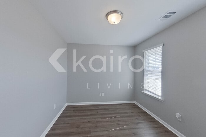 Building Photo - 140 Western Red Cedar Dr