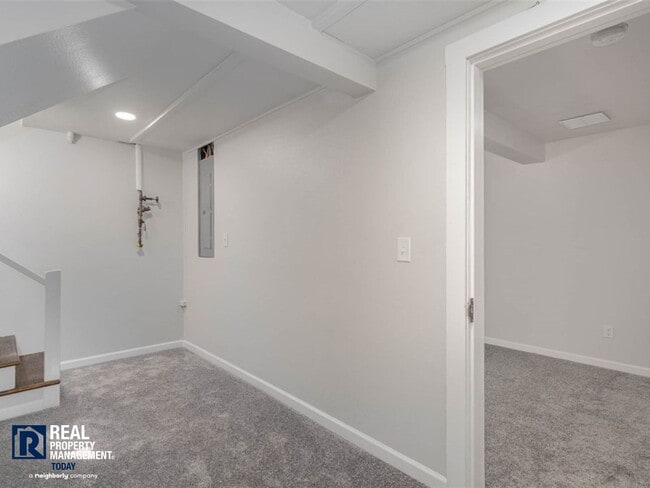 Building Photo - Rare Brown’s Point Beachfront Living – Stunning 3 Bed / 2 Bath Home!