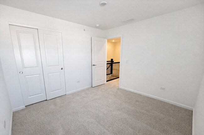 Building Photo - 16517 Golden Vly Ln