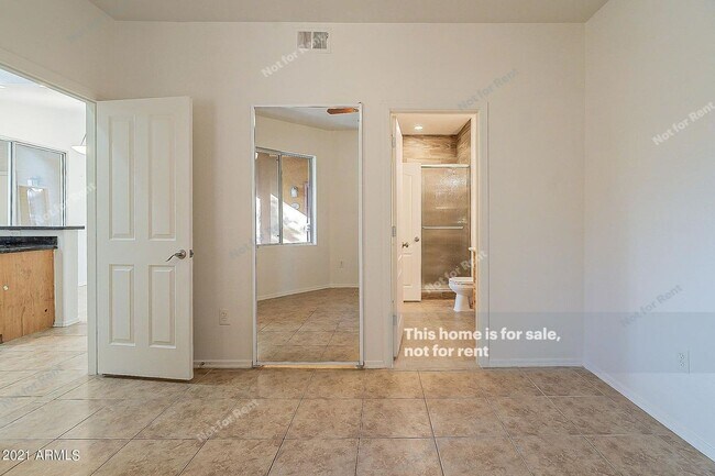Building Photo - Premium Luxury 2 Bed 2 Bath condo with nicel view!!