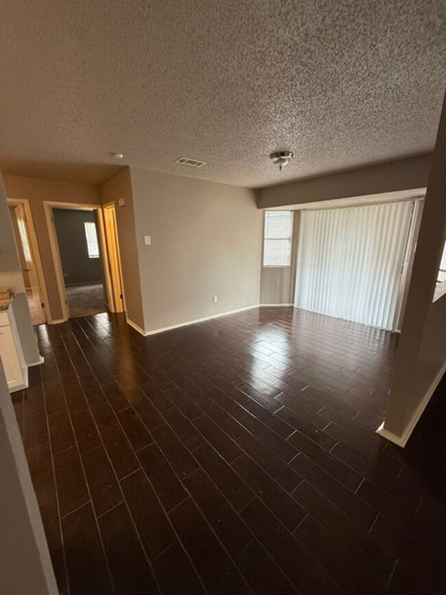 Building Photo - 2703 Schwald Rd
