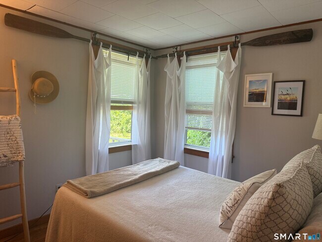 Building Photo - 94 Nehantic Trail