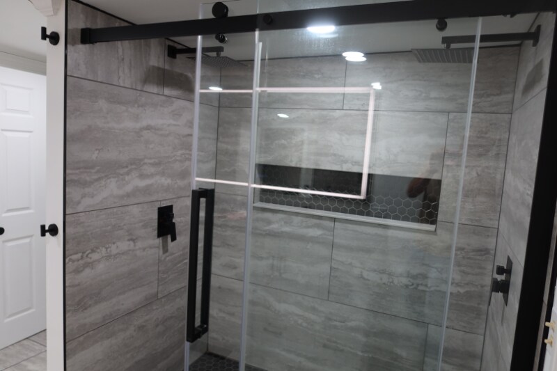 Building Photo - 711 N Hubbard St