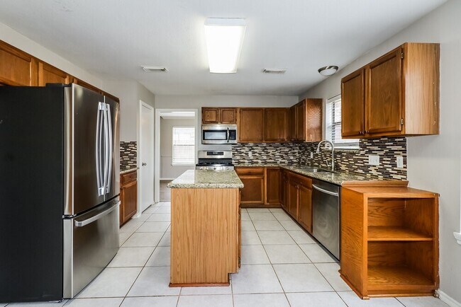 Building Photo - 20006 Brandon Oaks Way