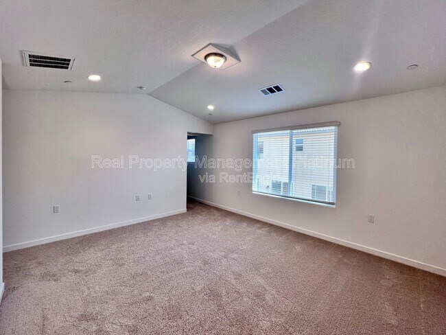 Building Photo - 2903 E Tierra Dr