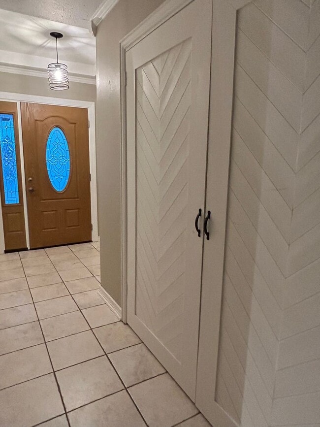 Building Photo - COMING SOON!  Home in University Gardens