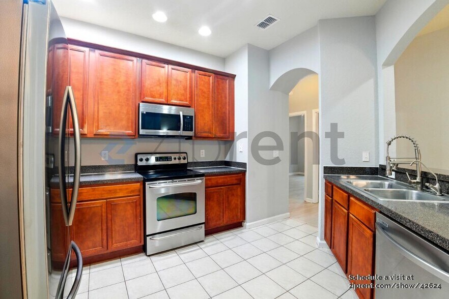 Building Photo - 3331 Whitestone Cir