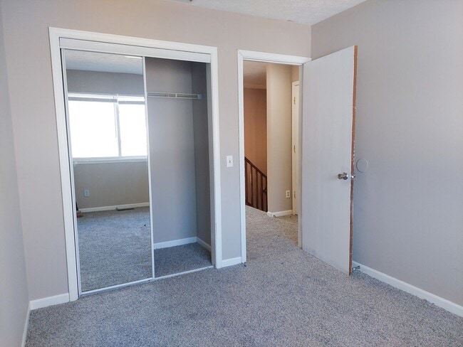 Building Photo - 205-207 Lincoln St