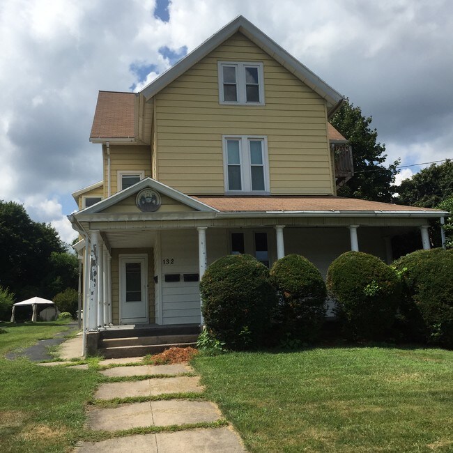 Primary Photo - 132 Wolcott St