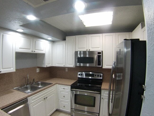 Building Photo - 8116 Severn Dr