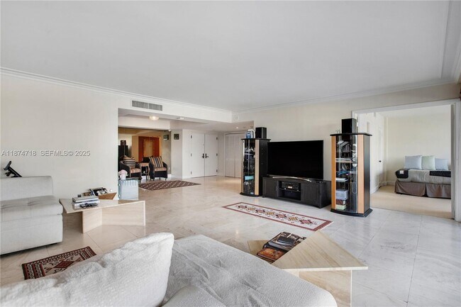 Building Photo - 3 Grove Isle Dr