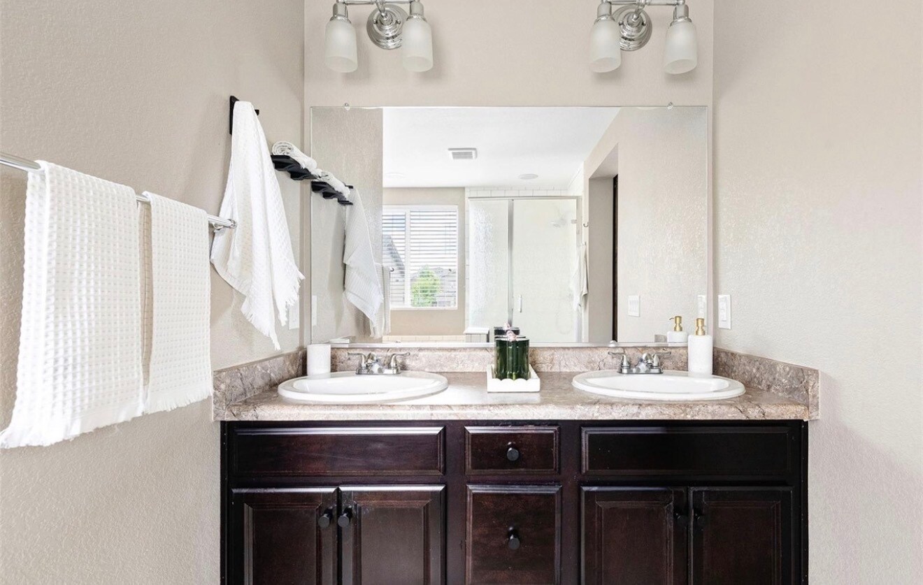 Building Photo - 9977 Hough Pt