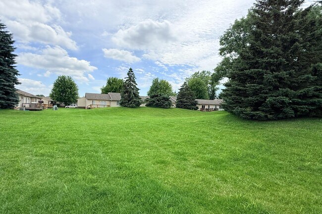 Building Photo - 24381 Juliet Dr