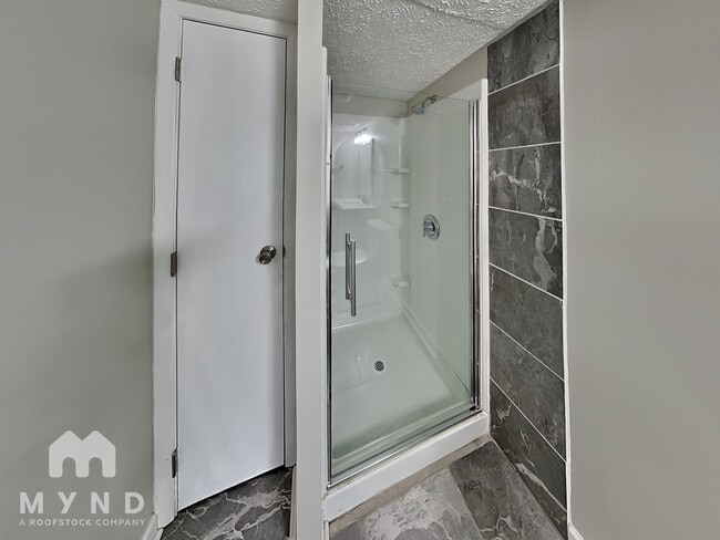 Building Photo - 849 Upwoods Dr