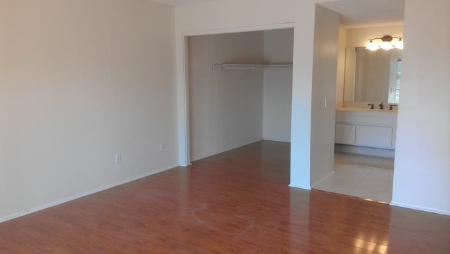 Building Photo - 1226 Azalea Ct