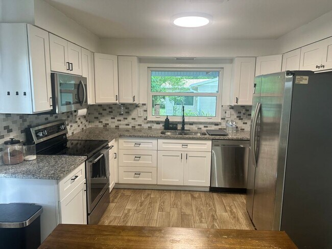 Building Photo - 2781 Fulford St