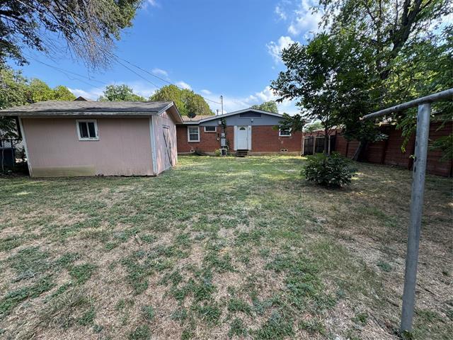 Building Photo - 2203 Tolosa Dr