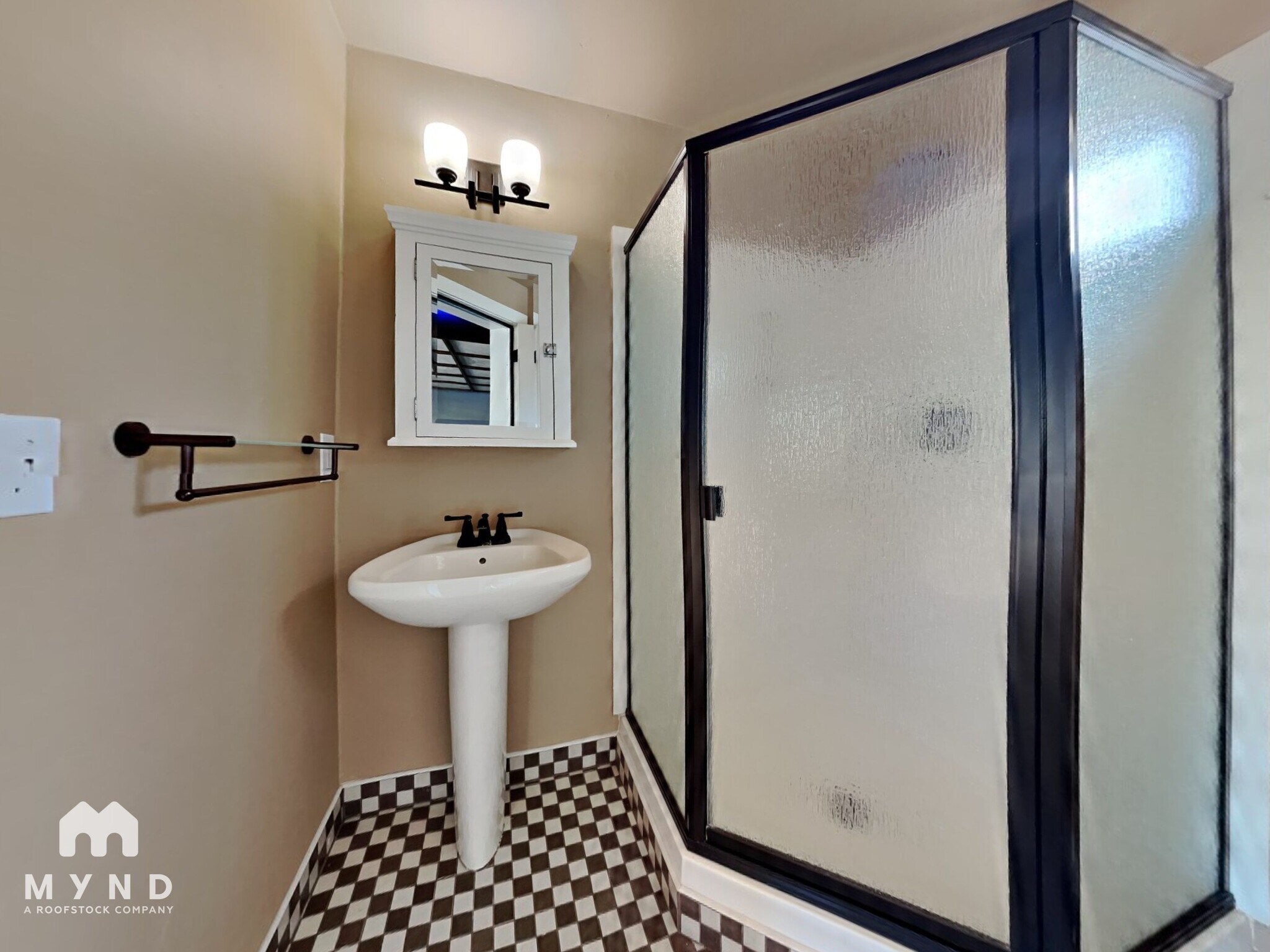 Building Photo - 15811 E Richwood Ave