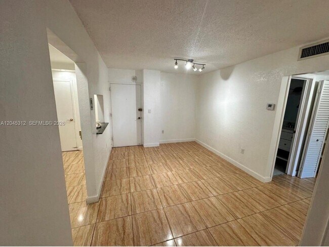 Building Photo - 1470 NE 125th Terrace