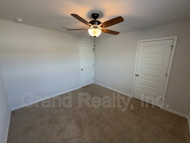Building Photo - 5520 Lancelot Trl