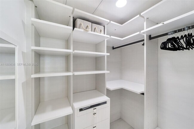 Building Photo - 300 Sunny Isles Blvd