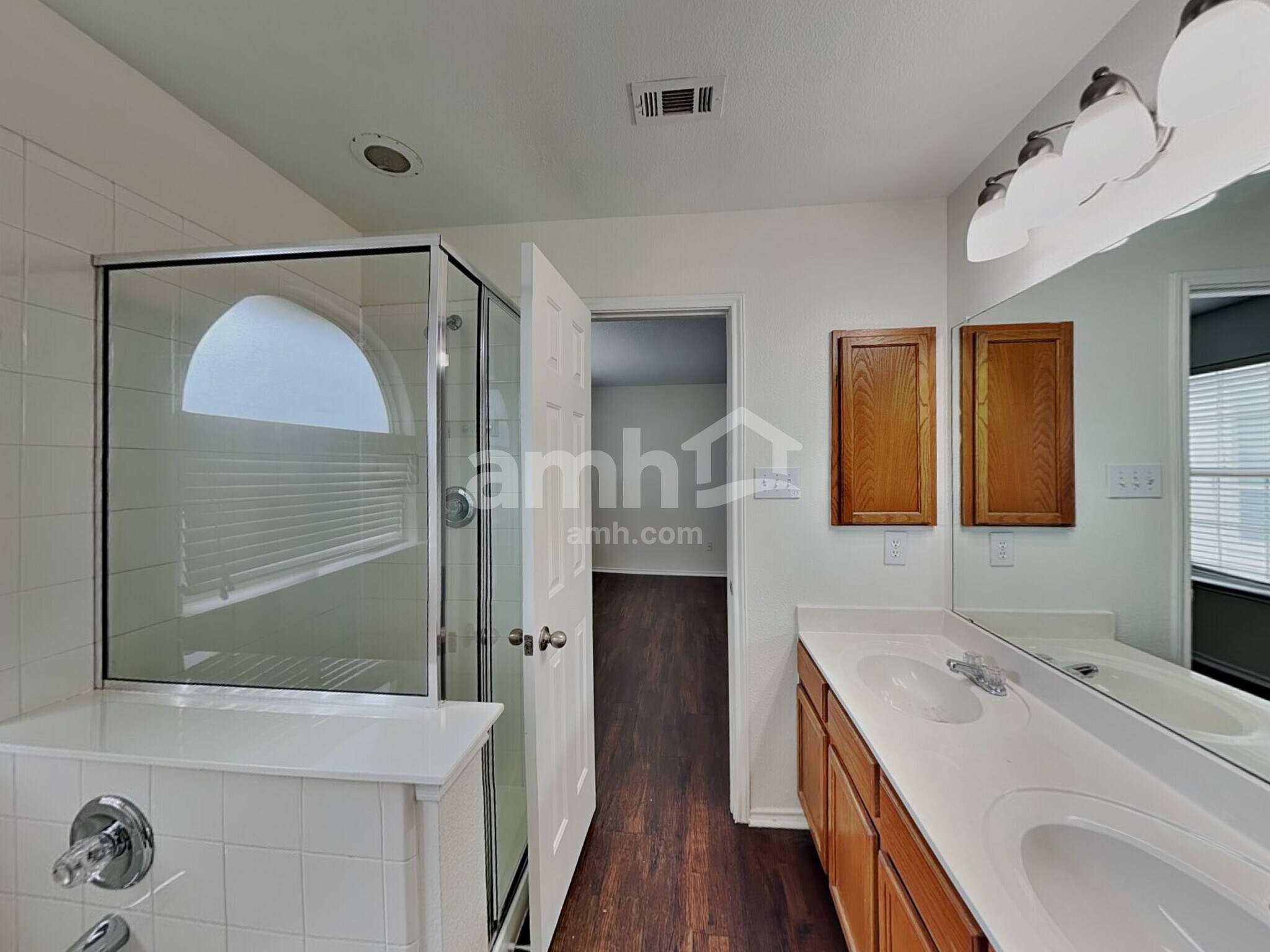 Building Photo - 14117 Cochise Dr