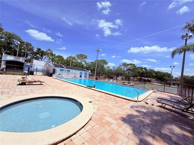Building Photo - 129 Camphor Cir
