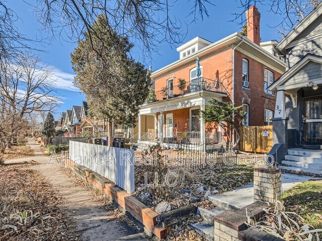 Building Photo - 41 W Byers Pl