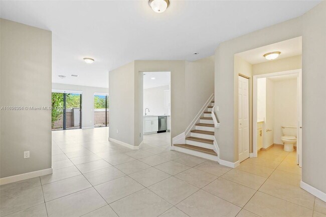 Building Photo - Northwest 61 Lane, Doral, FL 33178 - 4 BR 3.5 BA Townhouse