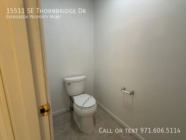 Building Photo - 15511 SE Thornbridge Dr