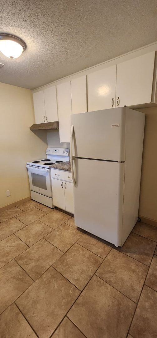 Building Photo - 134 Ash St